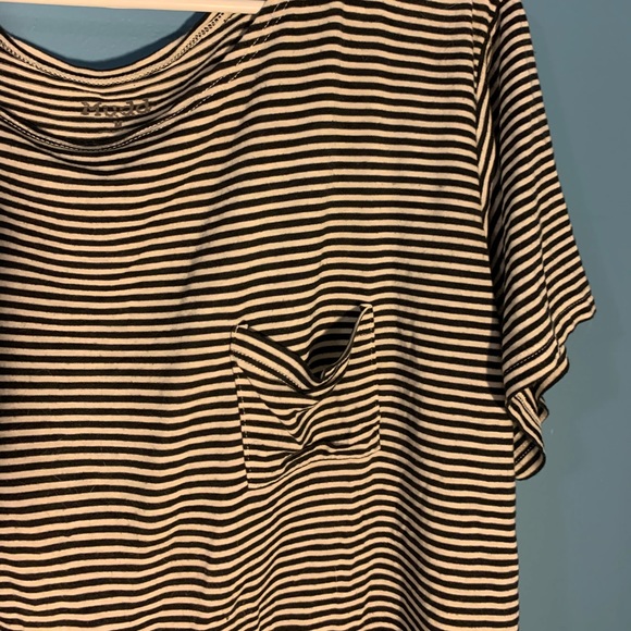 Black and White Striped Tee - Picture 2 of 3